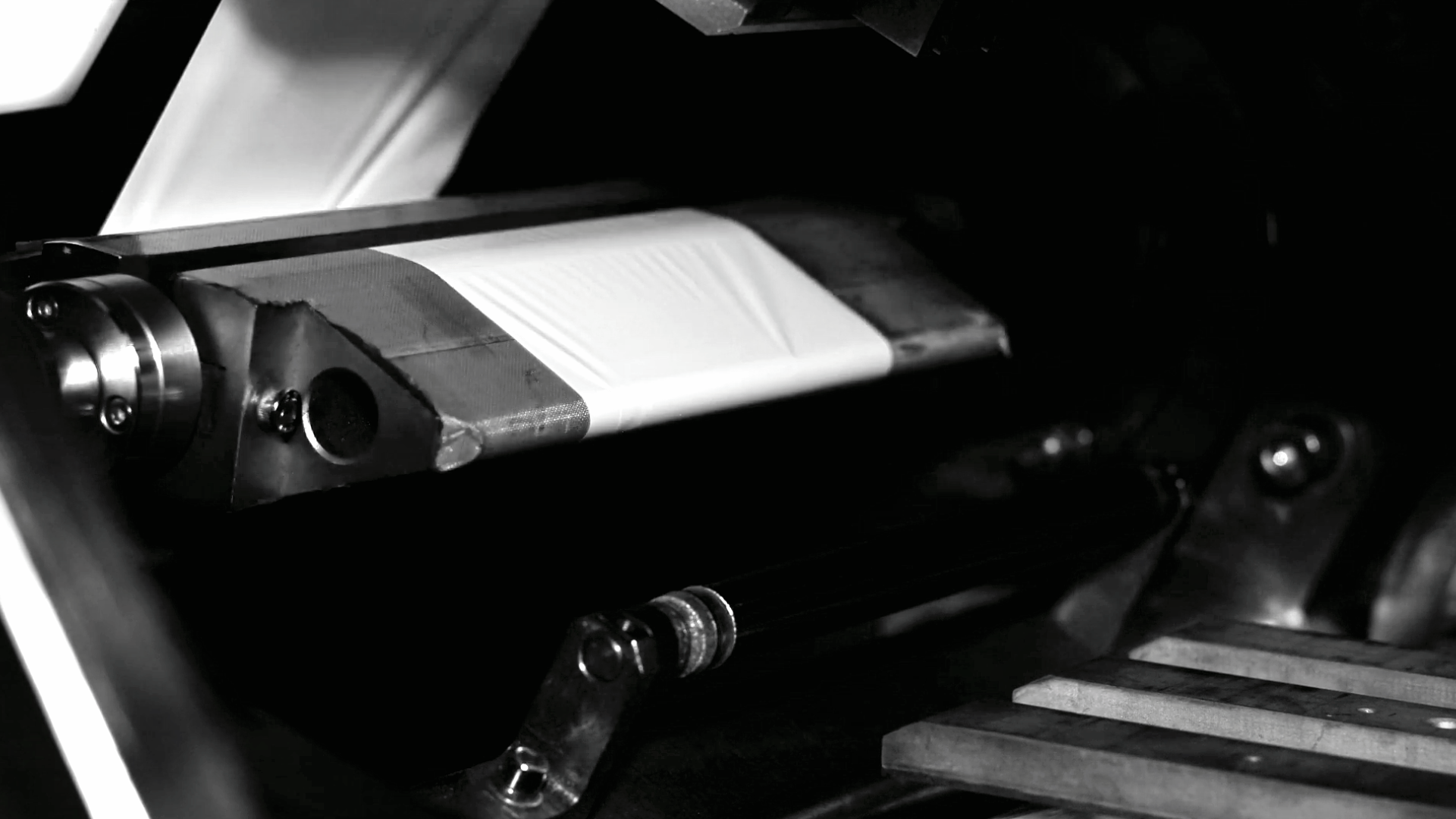 1761272214157948.png 图-03电池卷绕工艺中的动态监测.png